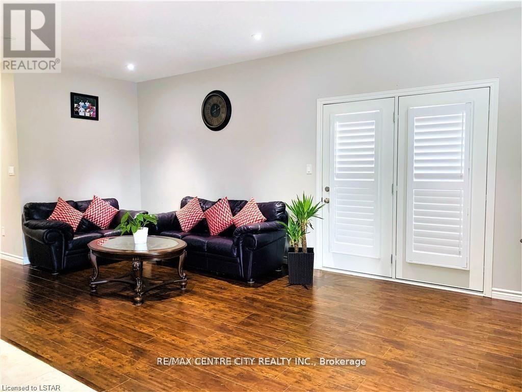 1420 Howlett Circle, London North, Ontario  N5X 0K5 - Photo 3 - X12908220