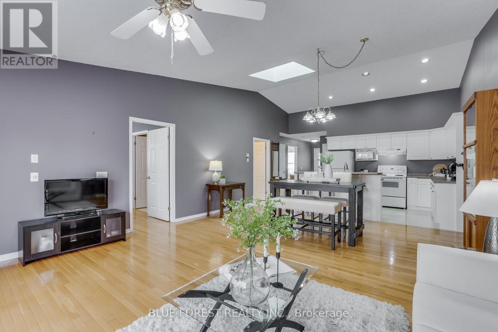 21 - 680 Commissioners Road W, London South, Ontario  N6K 4T8 - Photo 5 - X12908228