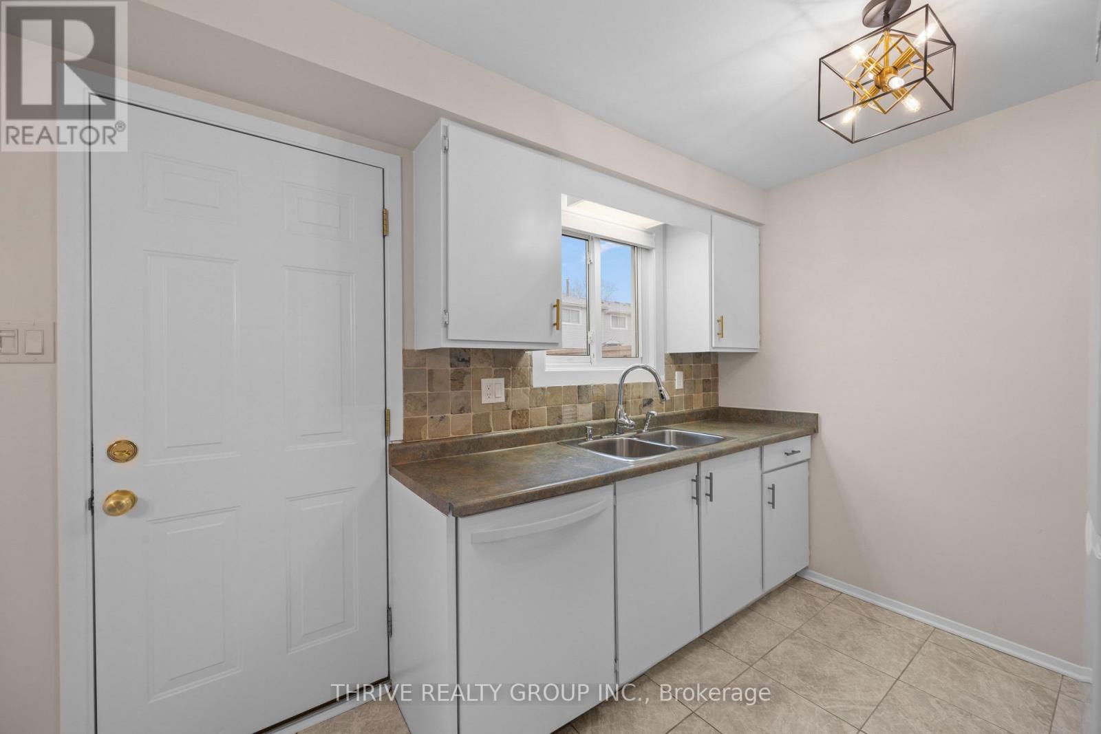 12 - 210 Carlyle Drive, London East, Ontario N5V 3M9 - Photo 11 - X12908246