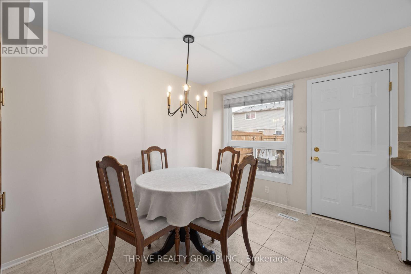 12 - 210 Carlyle Drive, London East, Ontario N5V 3M9 - Photo 8 - X12908246
