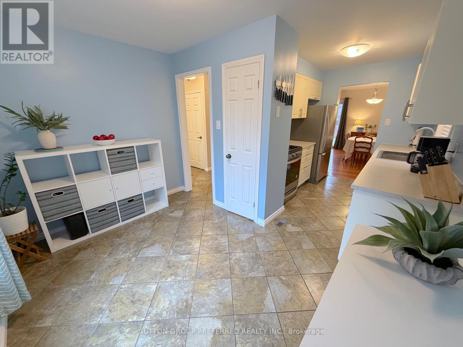 2 - 30 Forward Avenue, London North, Ontario  N6H 1B7 - Photo 8 - X12908260