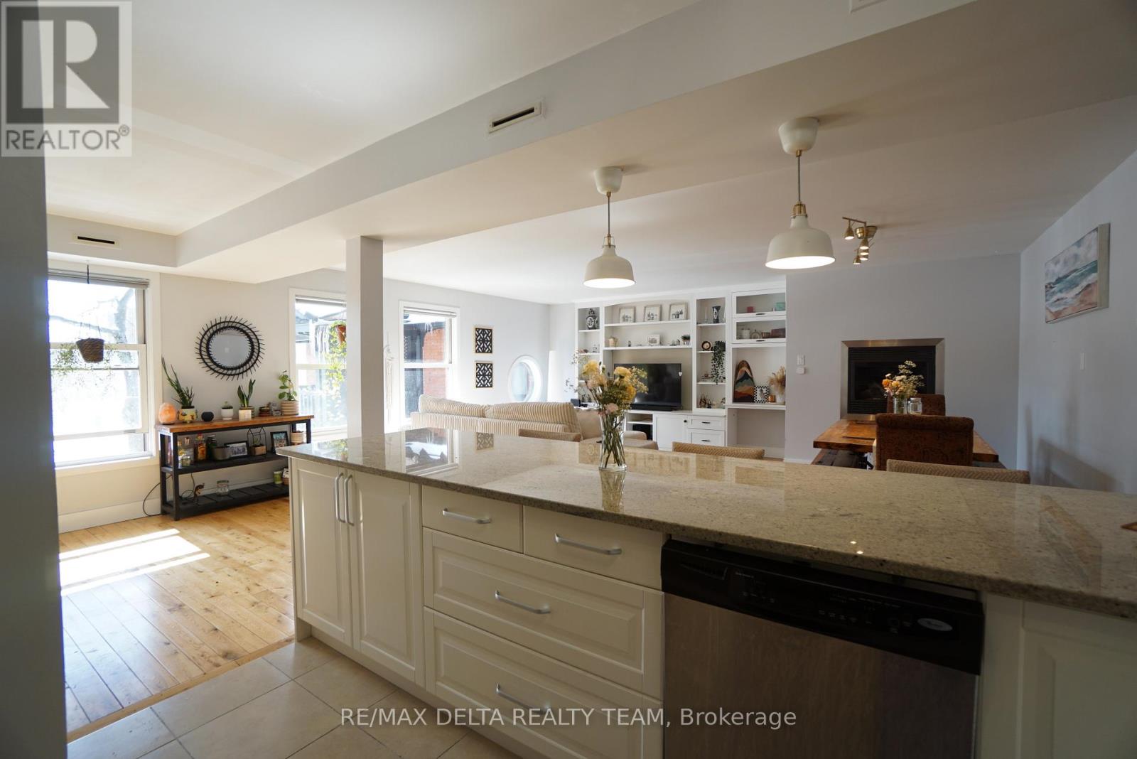 2 - 271 Mcleod Street, Ottawa, Ontario  K2P 1A1 - Photo 11 - X12908186