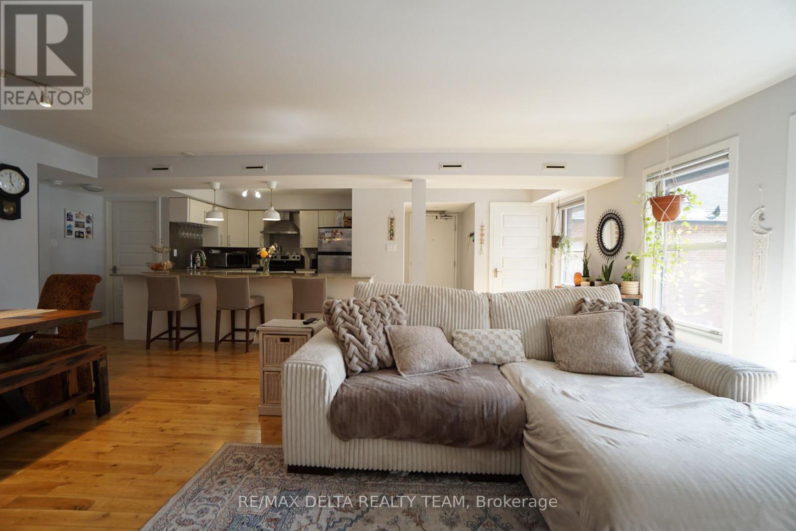 2 - 271 Mcleod Street, Ottawa, Ontario  K2P 1A1 - Photo 13 - X12908186