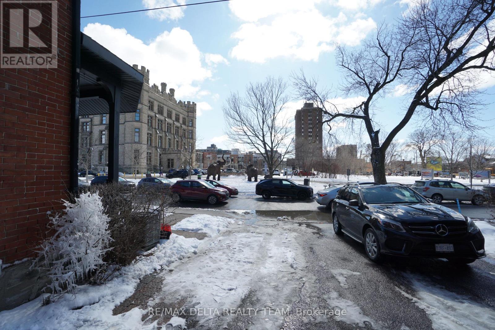 2 - 271 Mcleod Street, Ottawa, Ontario  K2P 1A1 - Photo 5 - X12908186