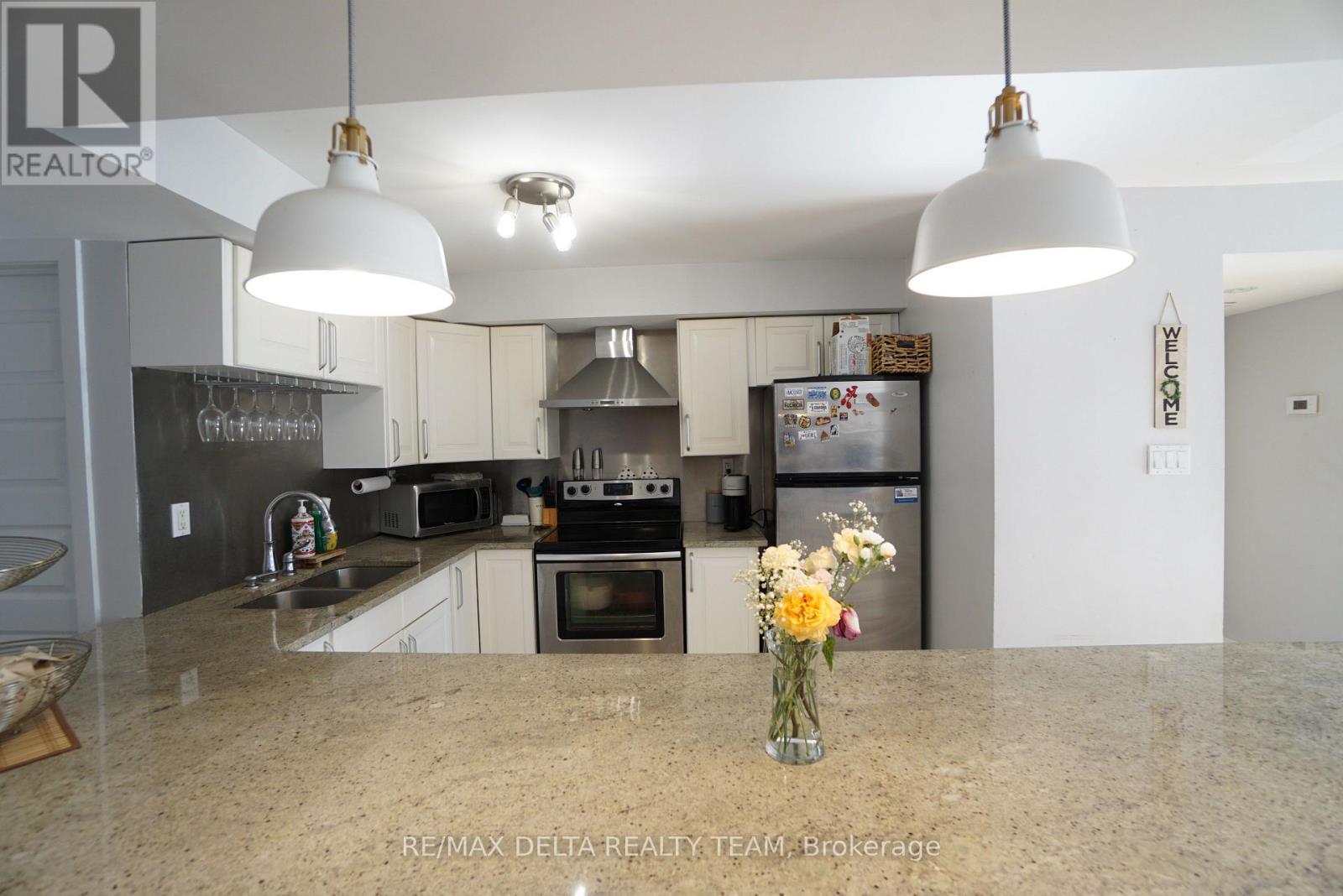 2 - 271 Mcleod Street, Ottawa, Ontario  K2P 1A1 - Photo 9 - X12908186