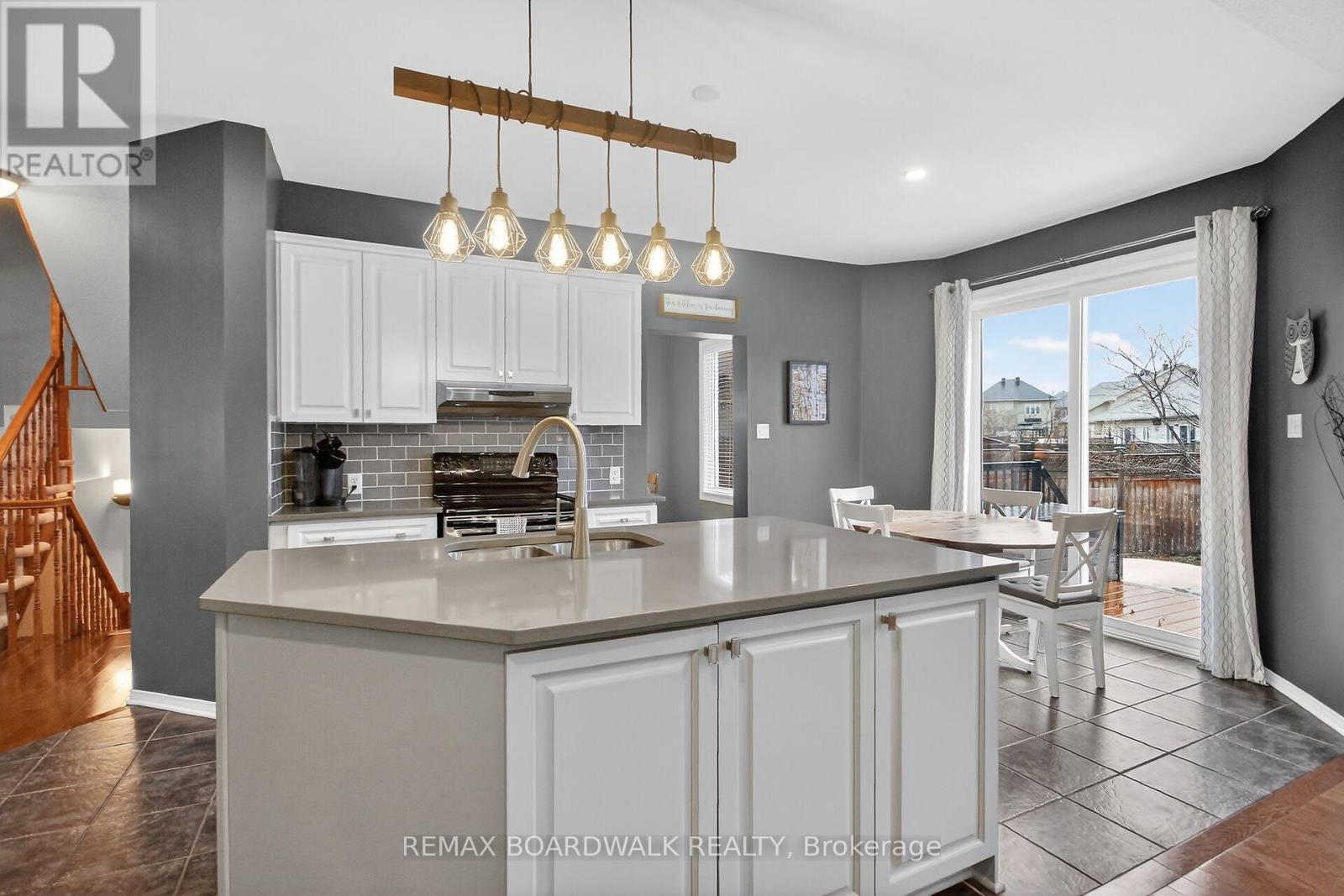 309 Chestermere Crescent, Ottawa, Ontario  K2G 7A8 - Photo 12 - X12908196