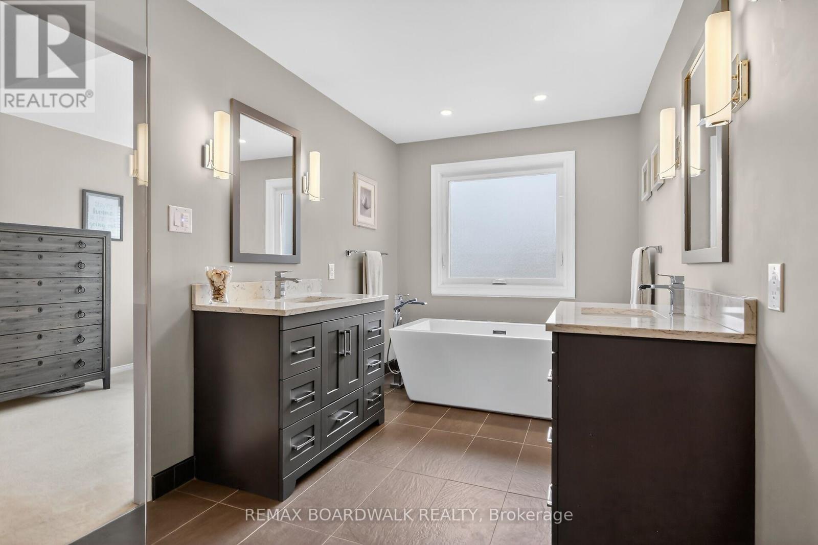 309 Chestermere Crescent, Ottawa, Ontario  K2G 7A8 - Photo 20 - X12908196