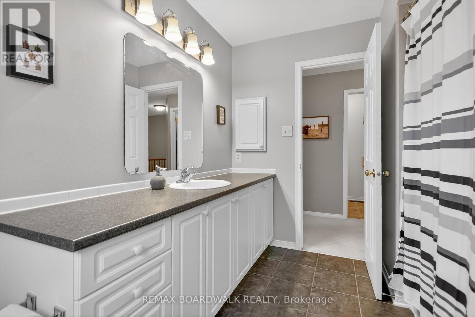 309 Chestermere Crescent, Ottawa, Ontario  K2G 7A8 - Photo 26 - X12908196