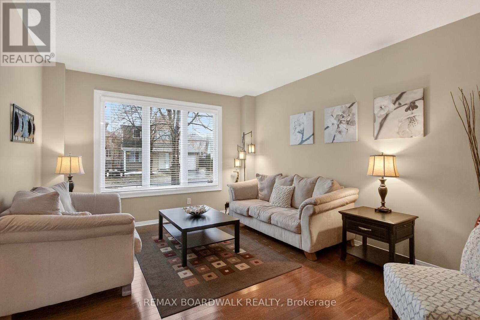 309 Chestermere Crescent, Ottawa, Ontario  K2G 7A8 - Photo 3 - X12908196