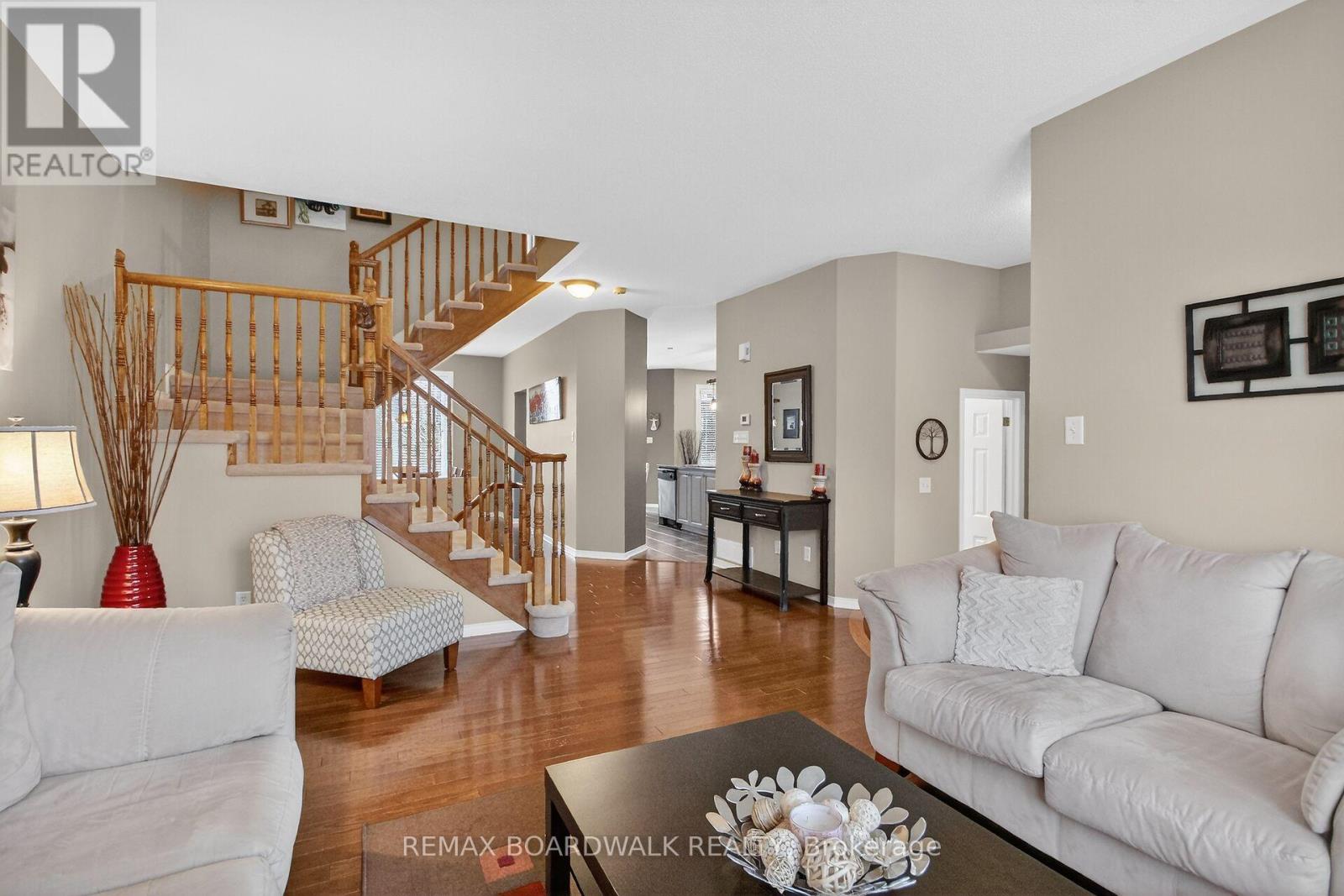 309 Chestermere Crescent, Ottawa, Ontario  K2G 7A8 - Photo 4 - X12908196