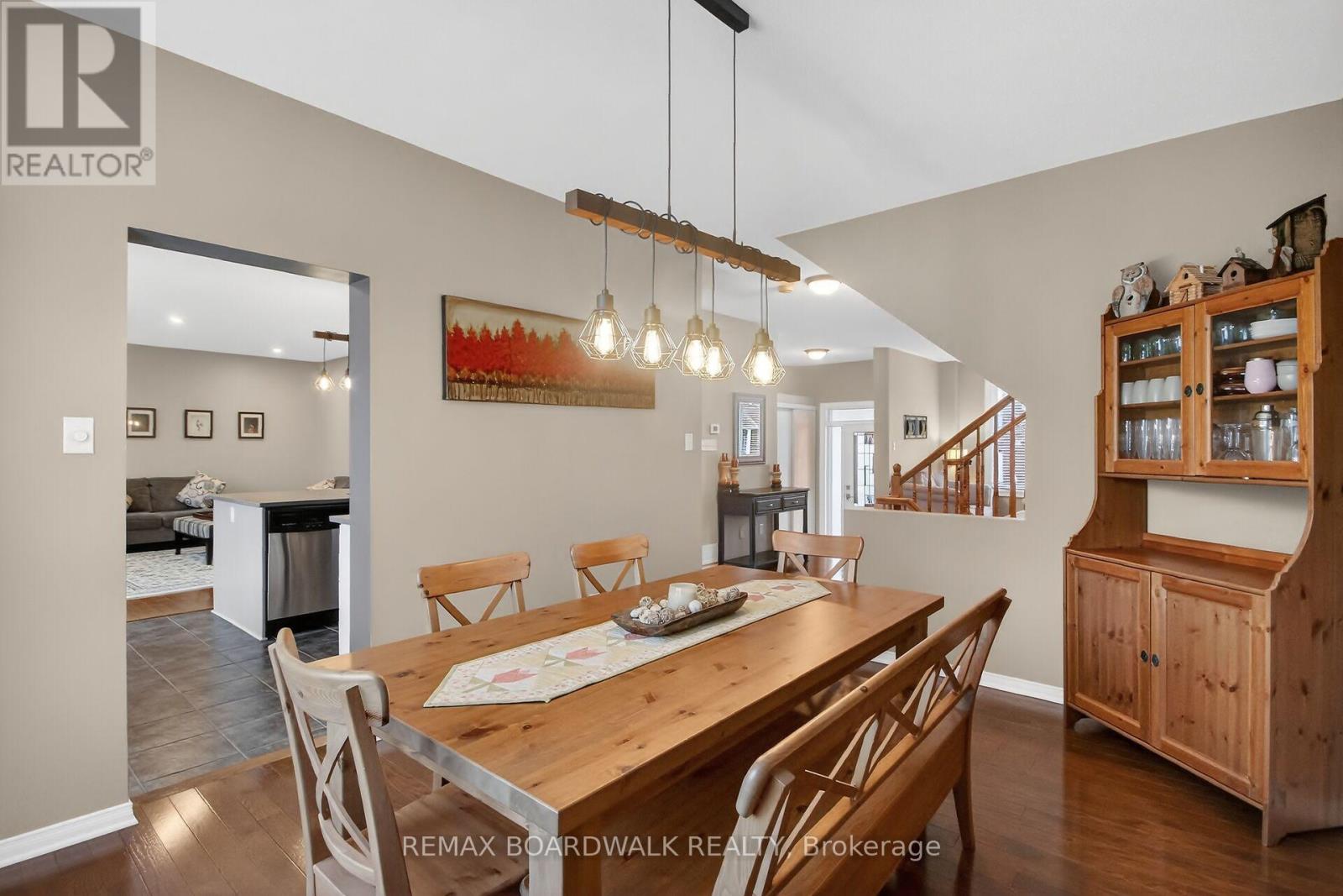 309 Chestermere Crescent, Ottawa, Ontario  K2G 7A8 - Photo 8 - X12908196