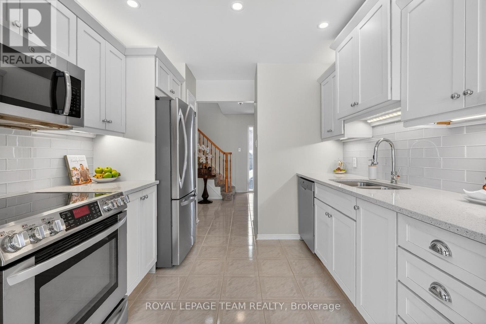 318 Liard Street, Ottawa, Ontario  K2S 1J8 - Photo 15 - X12908300