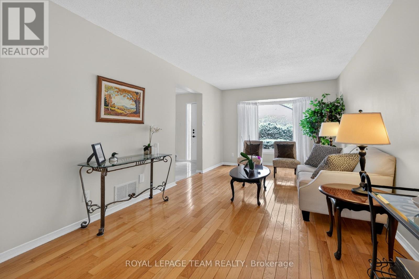 318 Liard Street, Ottawa, Ontario  K2S 1J8 - Photo 6 - X12908300