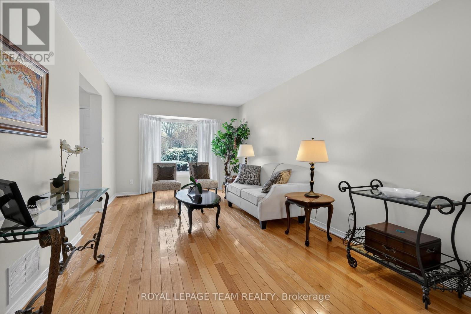 318 Liard Street, Ottawa, Ontario  K2S 1J8 - Photo 7 - X12908300