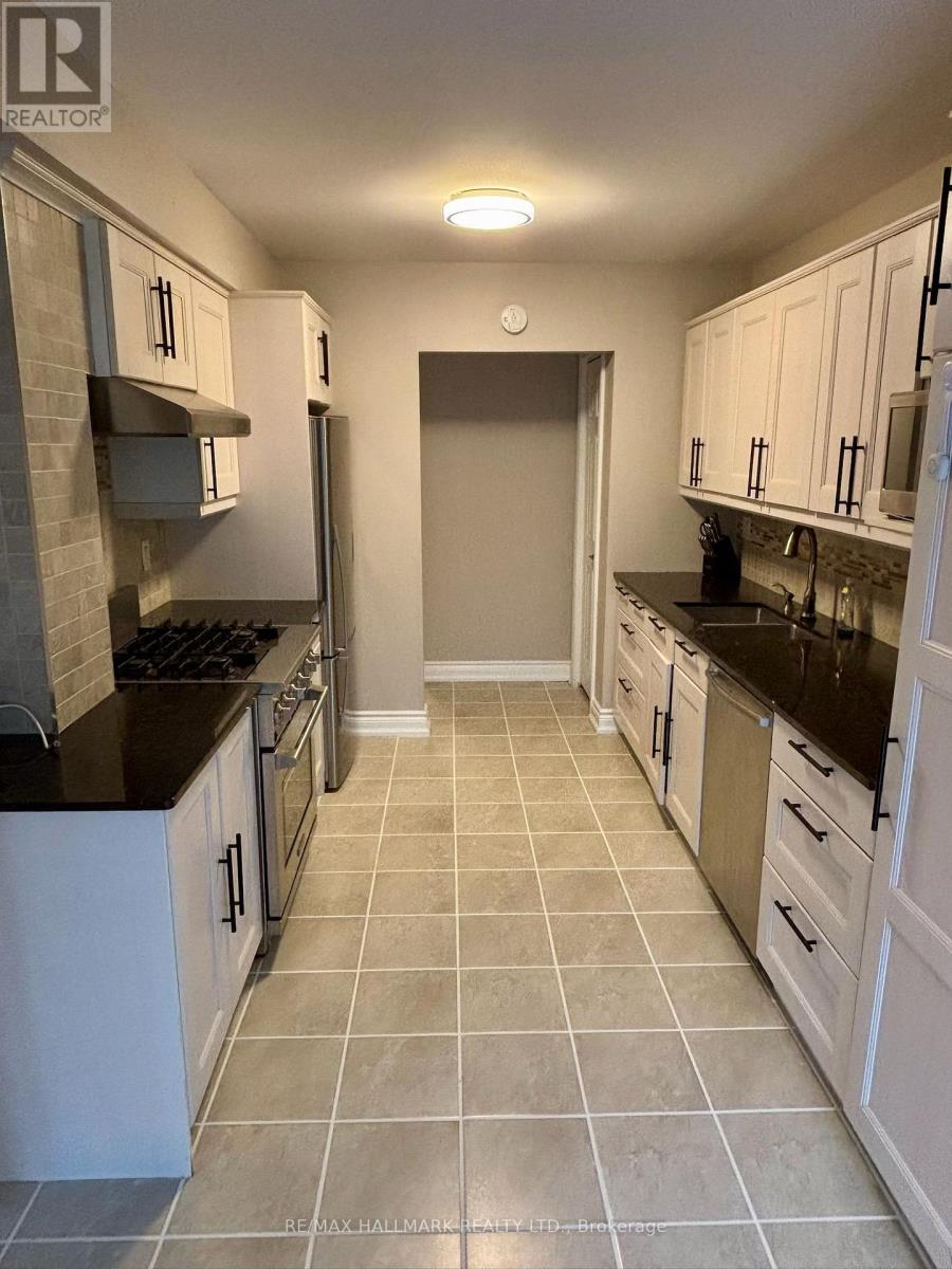 551 Dorchester Drive, Oshawa, Ontario  L1J 6L3 - Photo 5 - E12813088