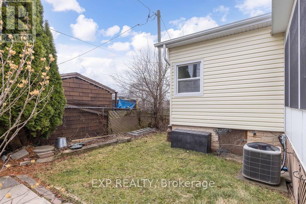 206 - 241 St. Paul Street W, St. Catharines (Western Hill), Ontario  L2S 2E5 - Photo 15 - X12908256