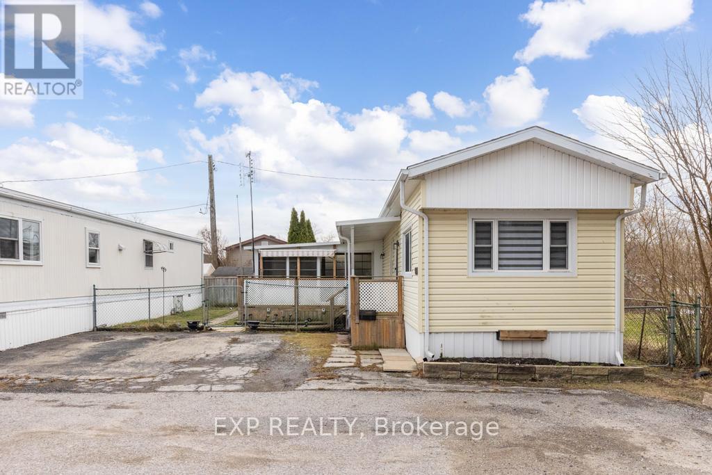 206 - 241 St. Paul Street W, St. Catharines (Western Hill), Ontario  L2S 2E5 - Photo 2 - X12908256