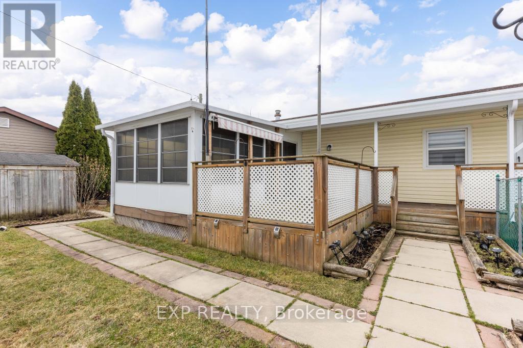 206 - 241 St. Paul Street W, St. Catharines (Western Hill), Ontario  L2S 2E5 - Photo 3 - X12908256