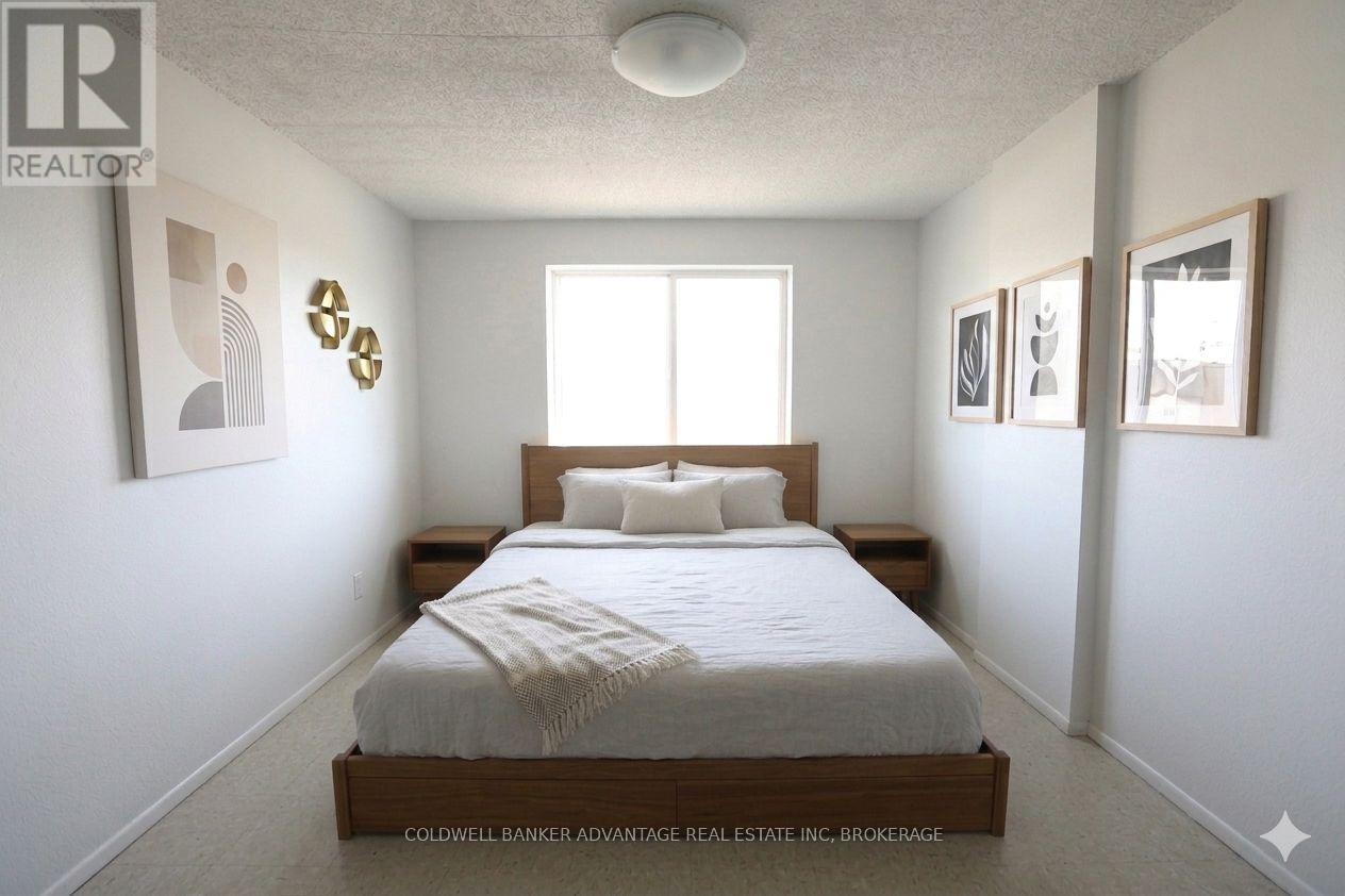 102 - 4692 Crysler Avenue, Niagara Falls (Downtown), Ontario  L2E 3V8 - Photo 11 - X12908312