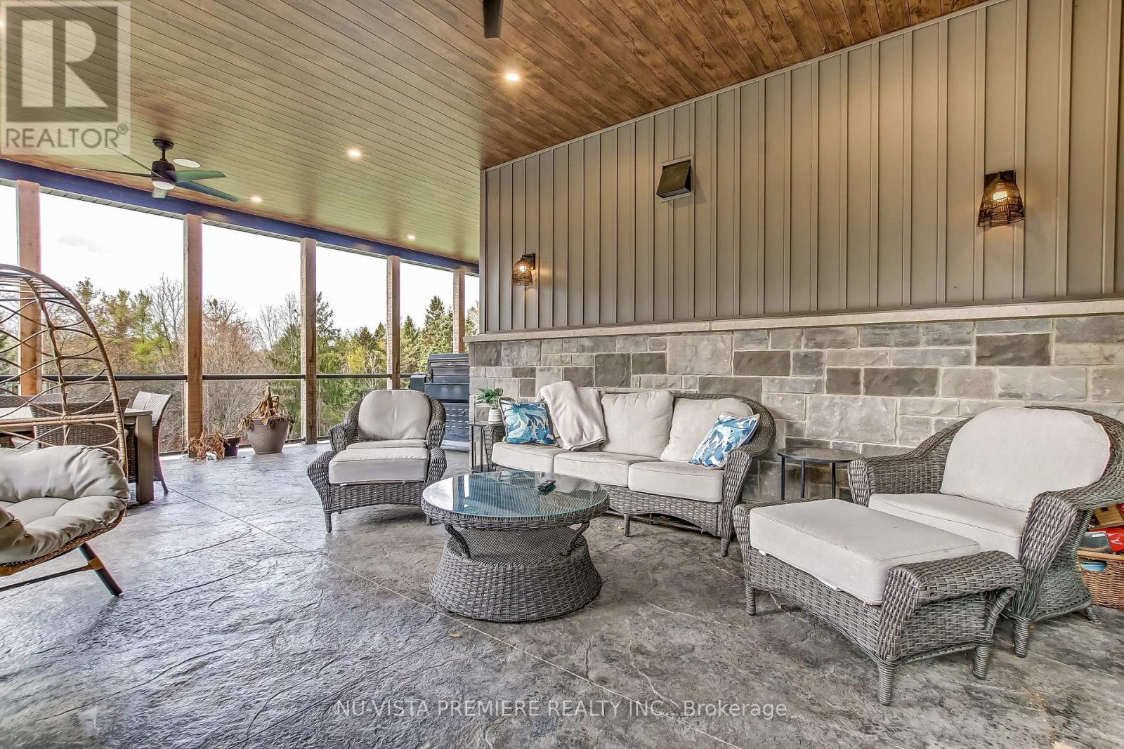 Photo 20 of 49 for 5233 Line 2 Line