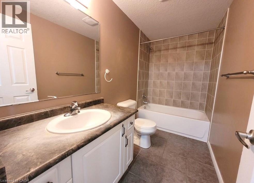 216 Featherstone Crescent, Kitchener, Ontario  N2R 1Z3 - Photo 10 - 40813981