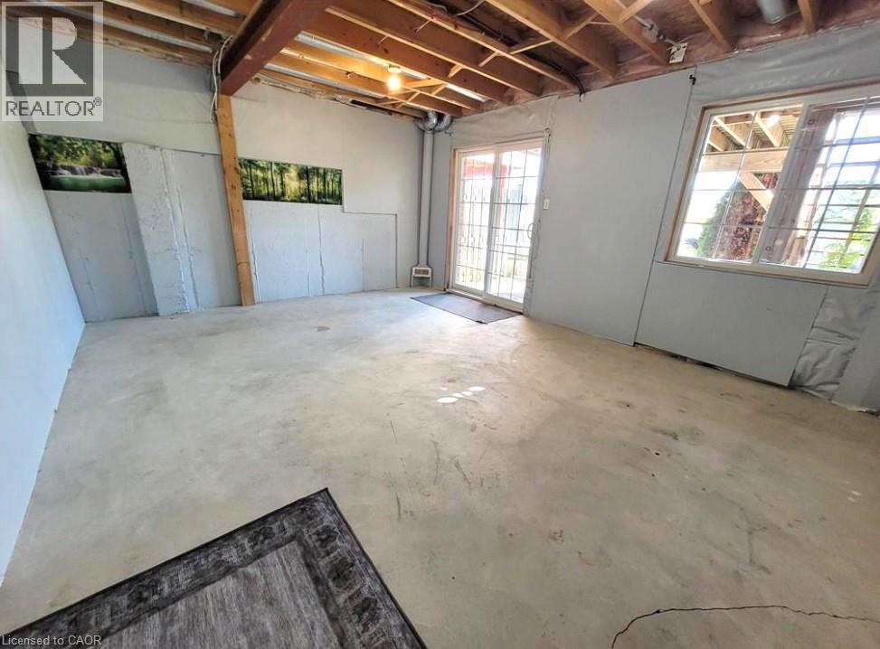 216 Featherstone Crescent, Kitchener, Ontario  N2R 1Z3 - Photo 13 - 40813981