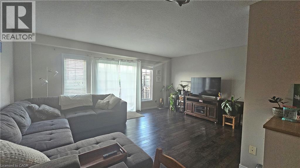 216 Featherstone Crescent, Kitchener, Ontario  N2R 1Z3 - Photo 6 - 40813981