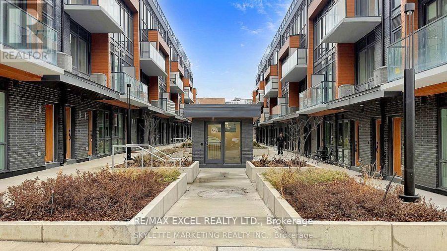 68 - 71 Curlew Drive, Toronto, Ontario  M3A 0B2 - Photo 2 - C12908240