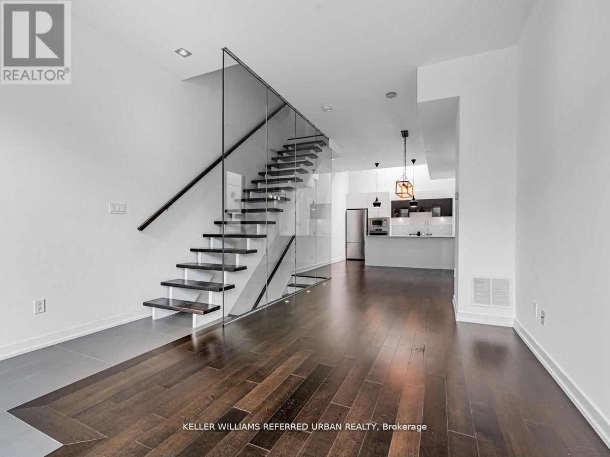 33 Achtman Lane, Toronto, Ontario  M6G 4C5 - Photo 7 - C12908248