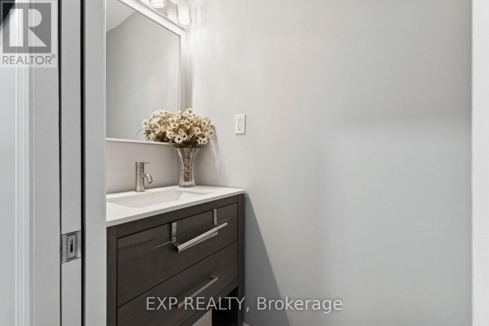 243 Coventry Court, Oshawa, Ontario  L1G 6H4 - Photo 5 - E12908194