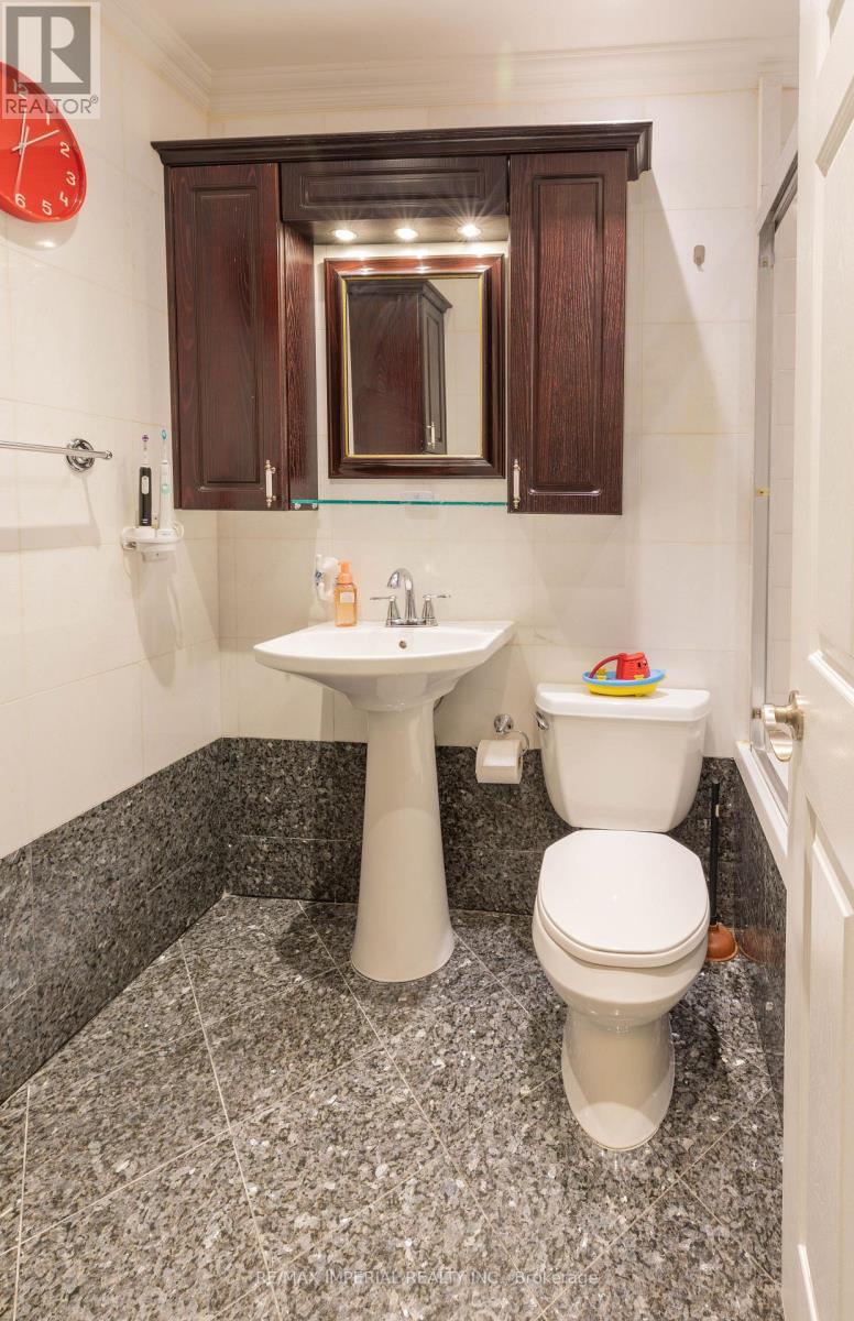 913 - 555 Yonge Street, Toronto, Ontario  M4Y 3A6 - Photo 16 - C12908174