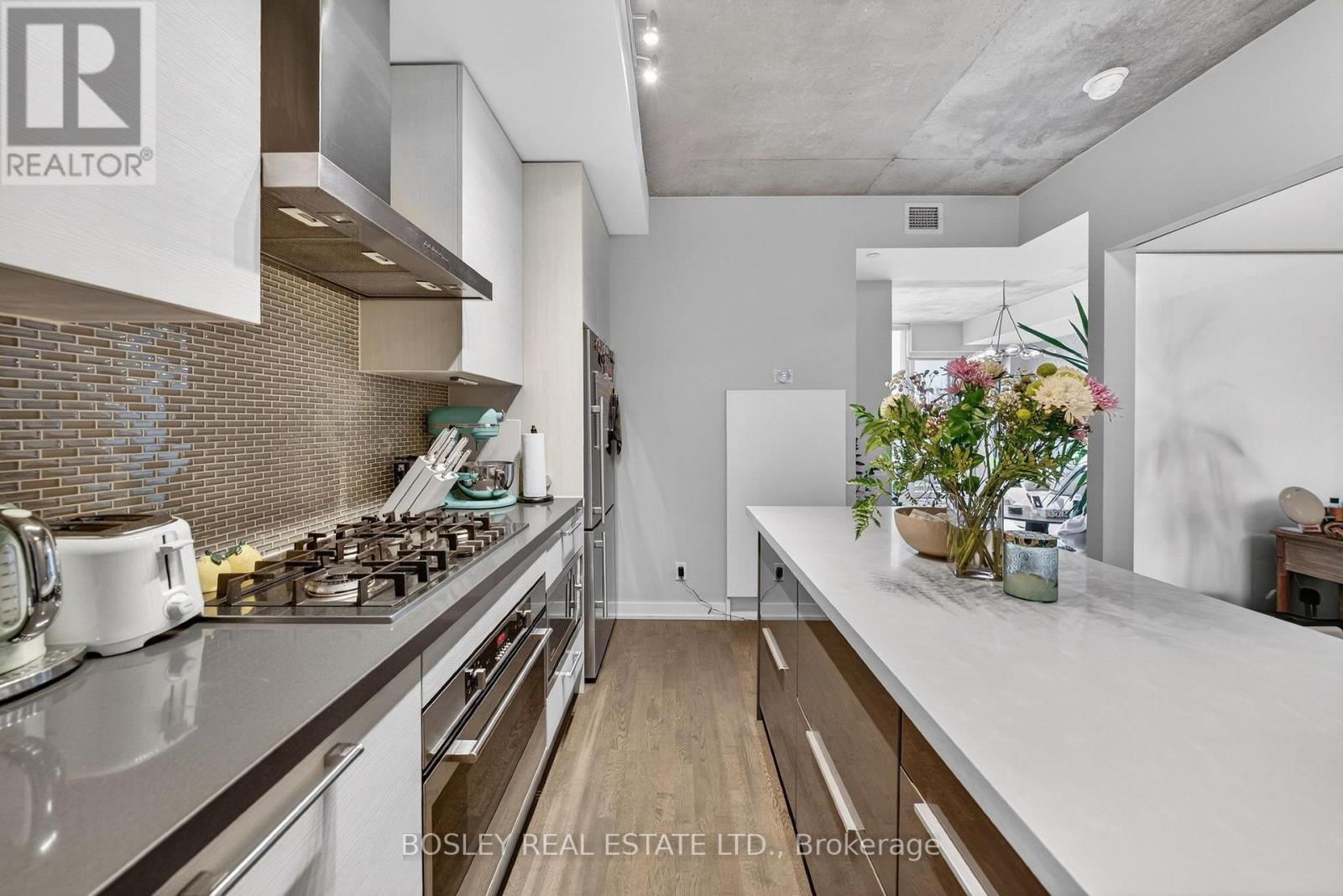 301 - 60 Haslett Avenue, Toronto (The Beaches), Ontario  M4L 0A9 - Photo 4 - E12908282