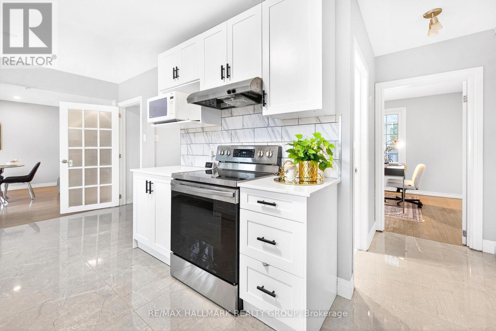 1930 Southampton Court, Ottawa, Ontario  K2C 0W4 - Photo 11 - X12876098