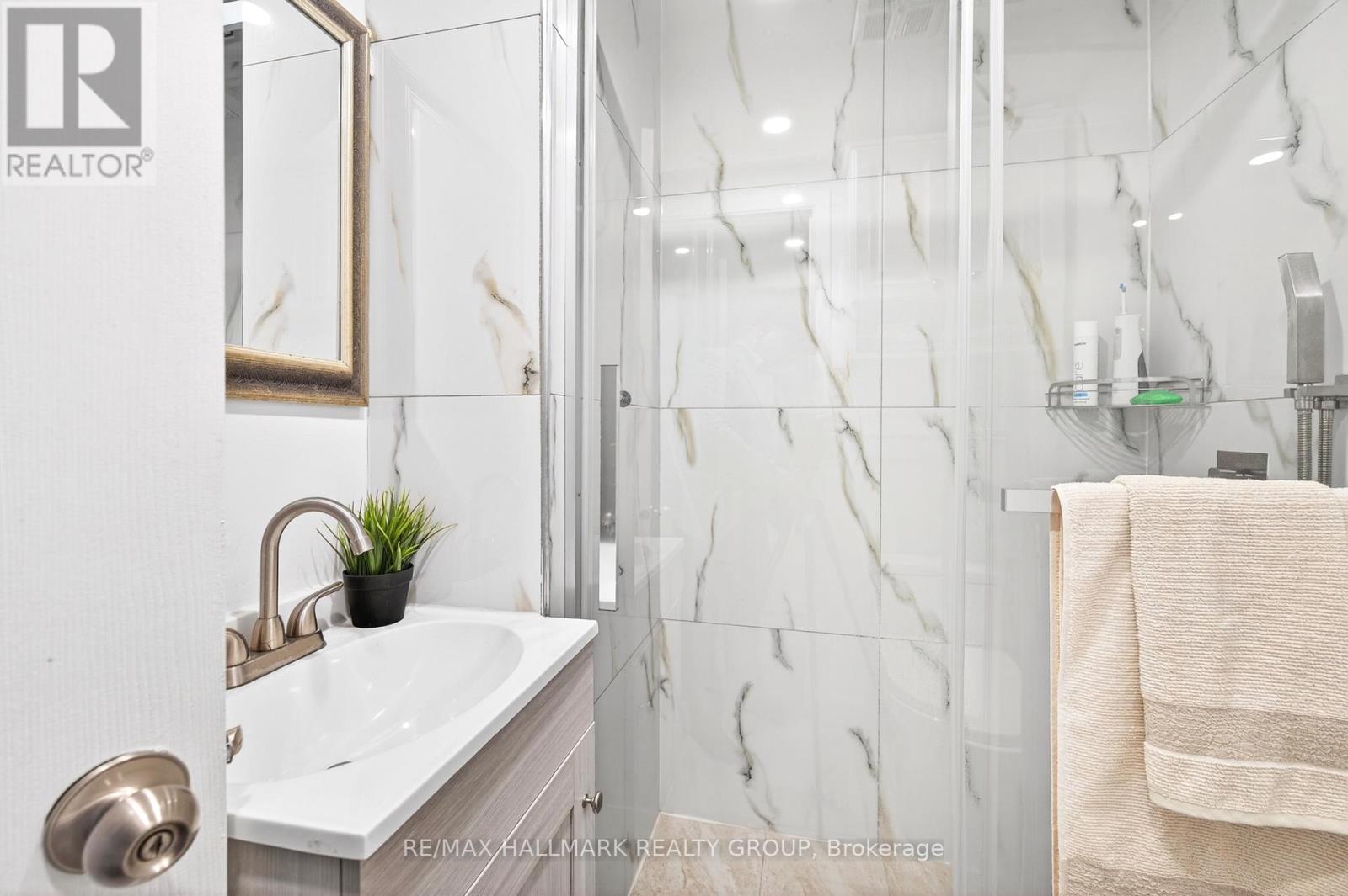 1930 Southampton Court, Ottawa, Ontario  K2C 0W4 - Photo 17 - X12876098