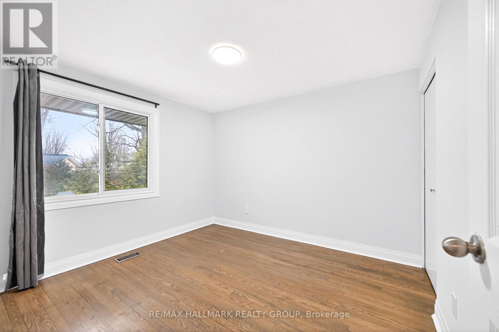 1930 Southampton Court, Ottawa, Ontario  K2C 0W4 - Photo 23 - X12876098