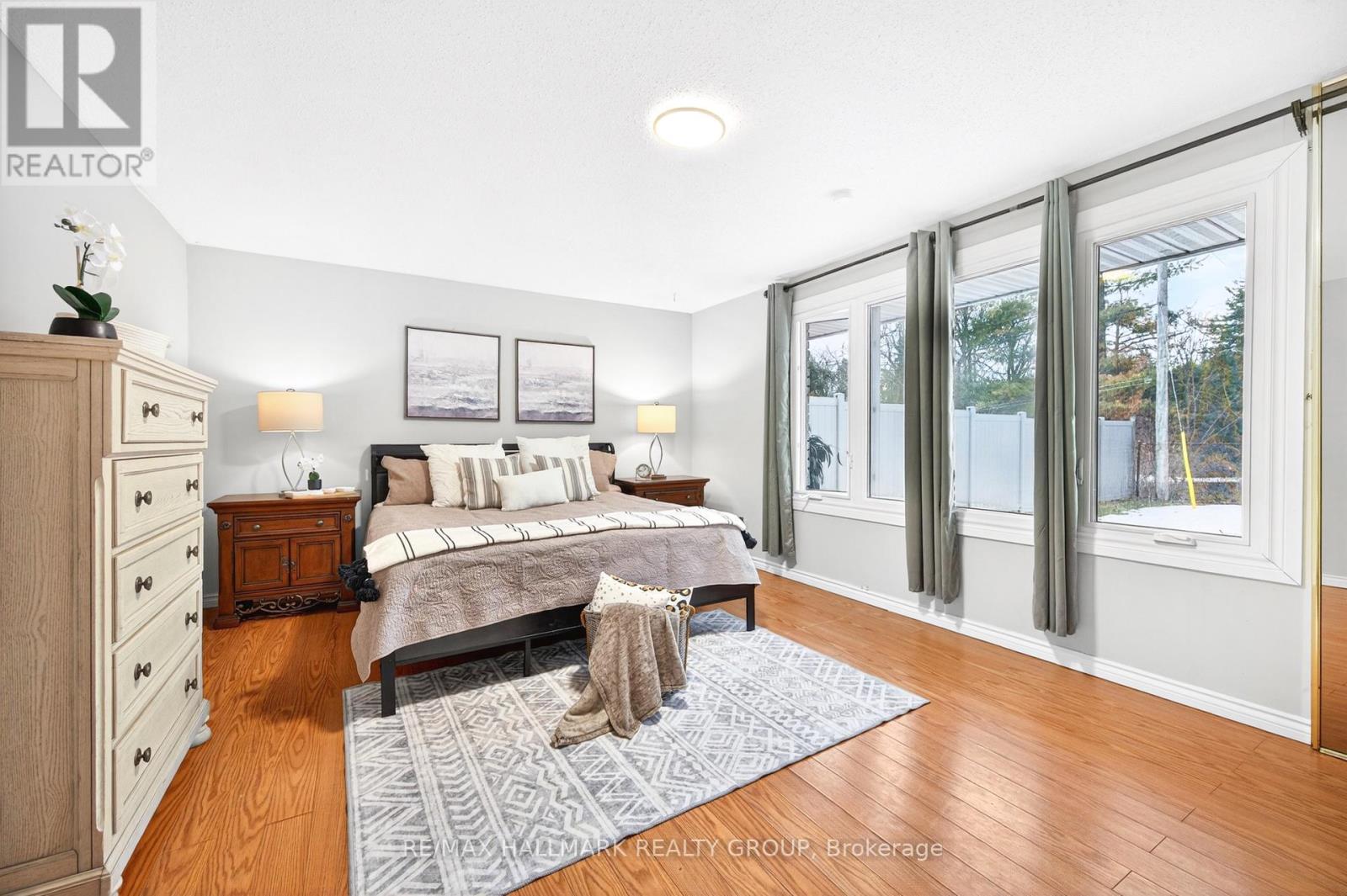 1930 Southampton Court, Ottawa, Ontario  K2C 0W4 - Photo 14 - X12876098