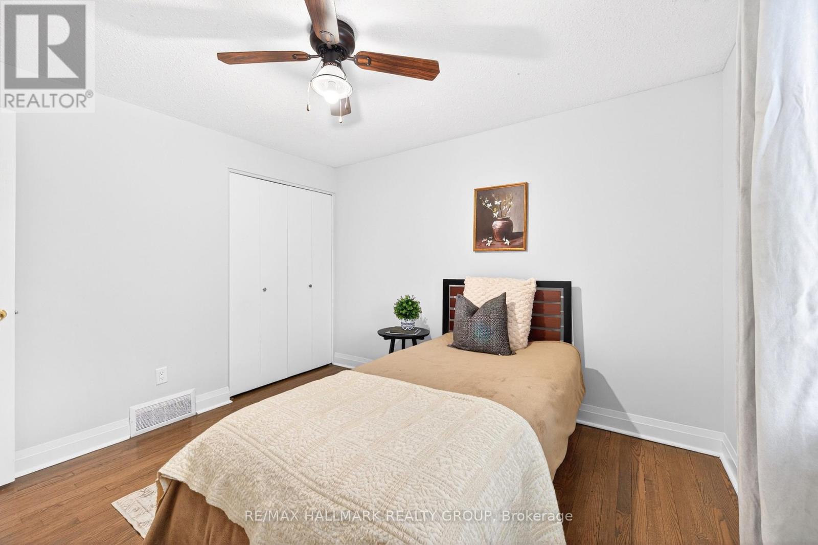 1930 Southampton Court, Ottawa, Ontario  K2C 0W4 - Photo 31 - X12876098