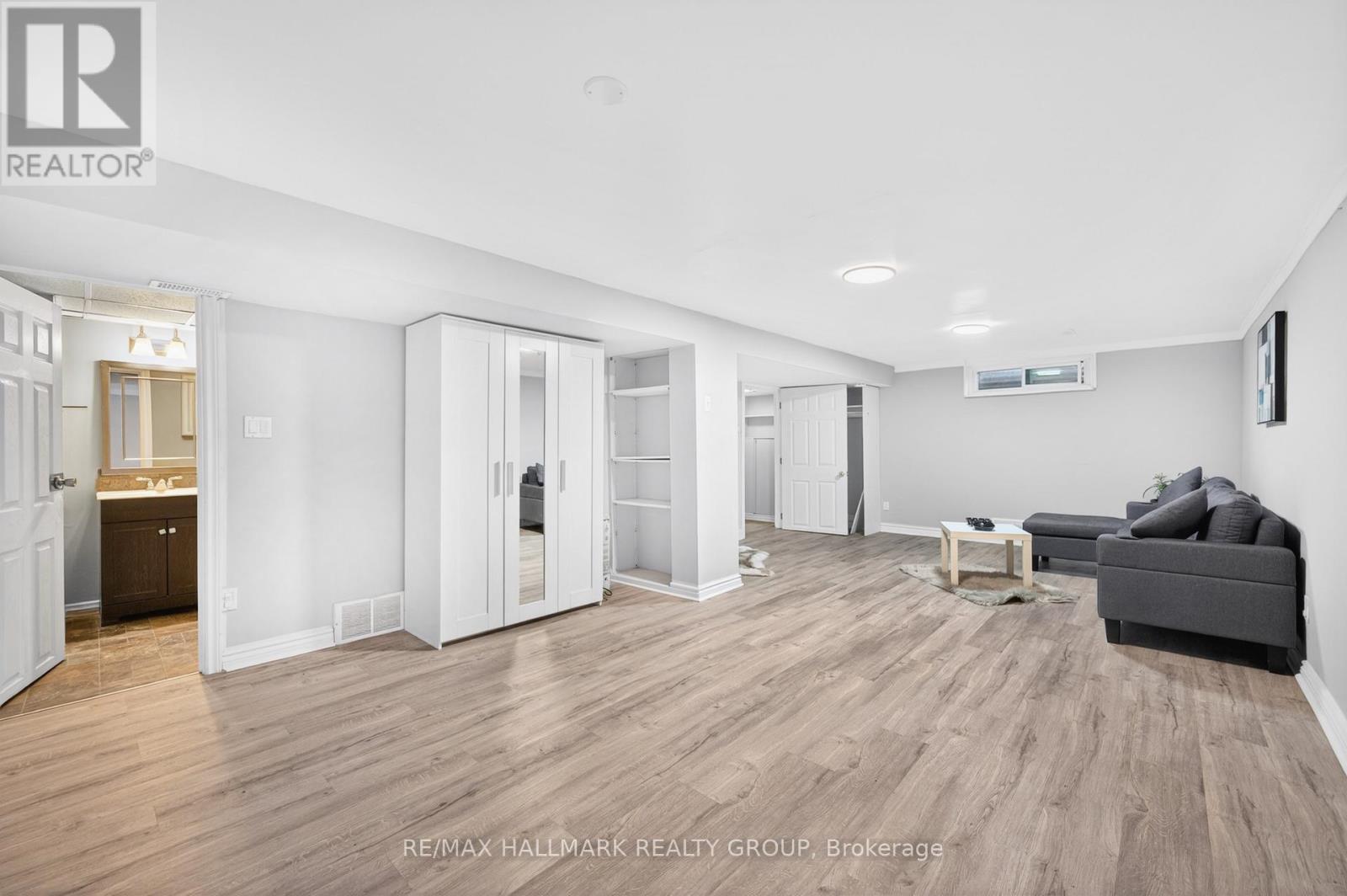 1930 Southampton Court, Ottawa, Ontario  K2C 0W4 - Photo 38 - X12876098