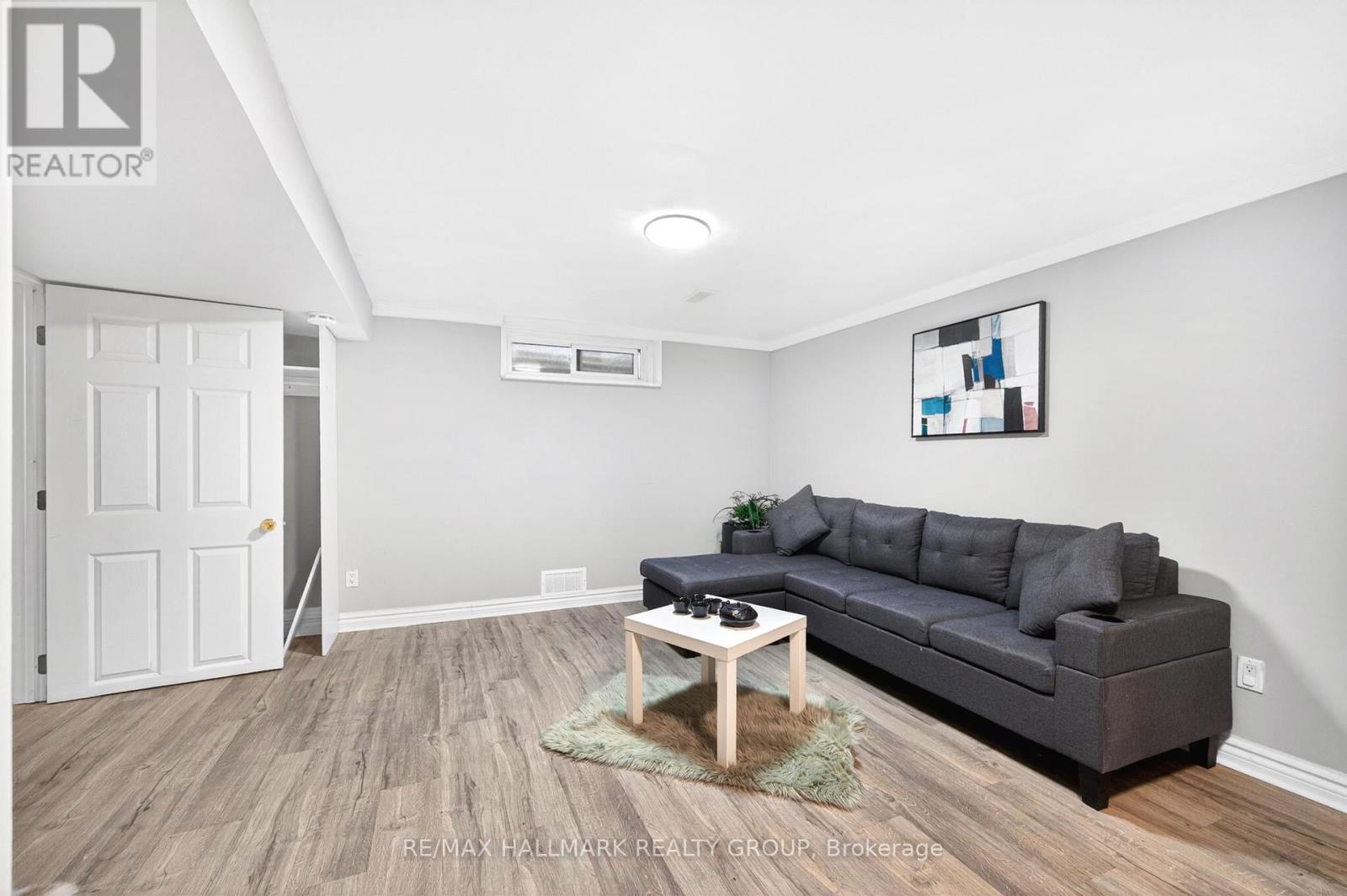 1930 Southampton Court, Ottawa, Ontario  K2C 0W4 - Photo 36 - X12876098