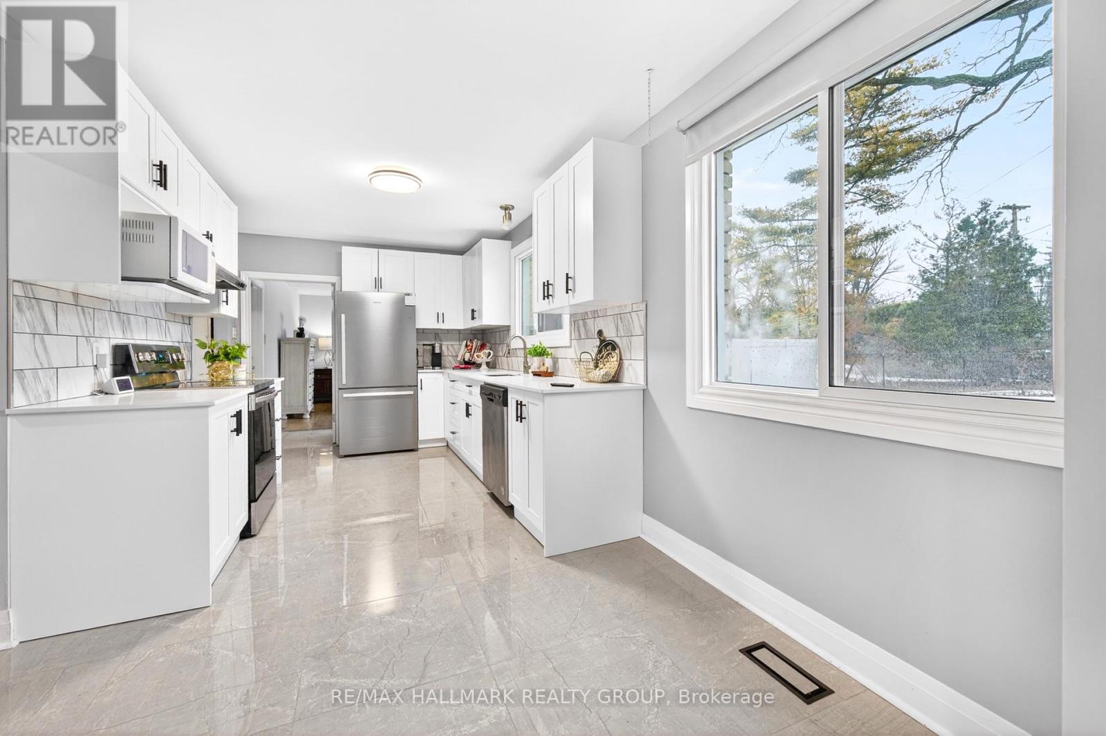 1930 Southampton Court, Ottawa, Ontario  K2C 0W4 - Photo 8 - X12876098