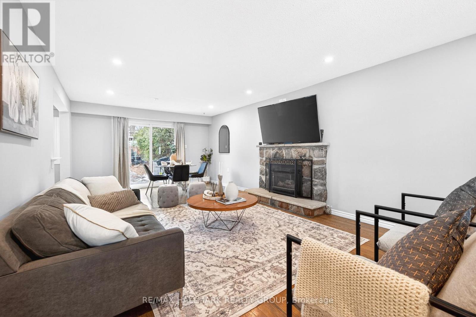 1930 Southampton Court, Ottawa, Ontario  K2C 0W4 - Photo 7 - X12876098