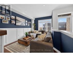 33 - 35 MIDHURST HEIGHTS, Hamilton, Ontario