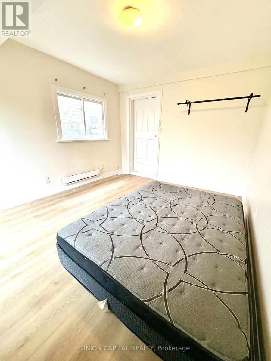 Main - 16 Symington Avenue, Toronto (Dovercourt-Wallace Emerson-Junction), Ontario  M6P 3W1 - Photo 13 - W12908192