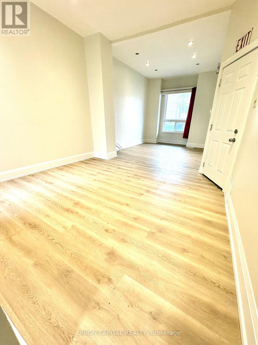 Main - 16 Symington Avenue, Toronto (Dovercourt-Wallace Emerson-Junction), Ontario  M6P 3W1 - Photo 3 - W12908192