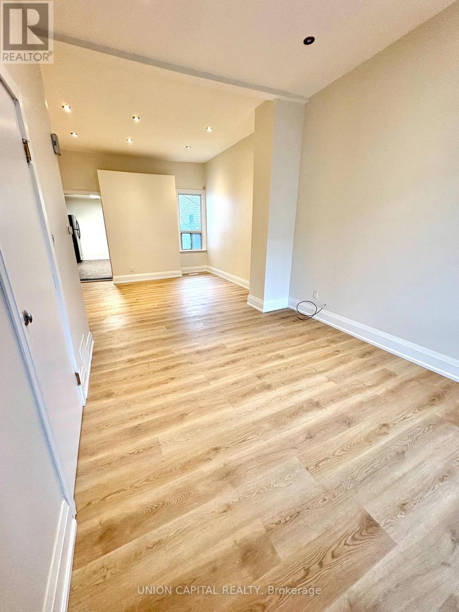 Main - 16 Symington Avenue, Toronto (Dovercourt-Wallace Emerson-Junction), Ontario  M6P 3W1 - Photo 4 - W12908192