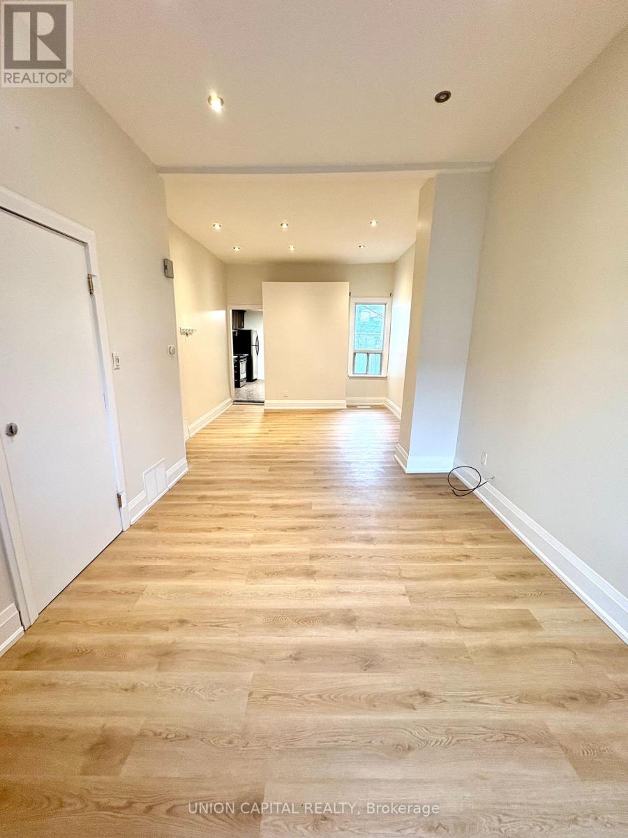 Main - 16 Symington Avenue, Toronto (Dovercourt-Wallace Emerson-Junction), Ontario  M6P 3W1 - Photo 5 - W12908192