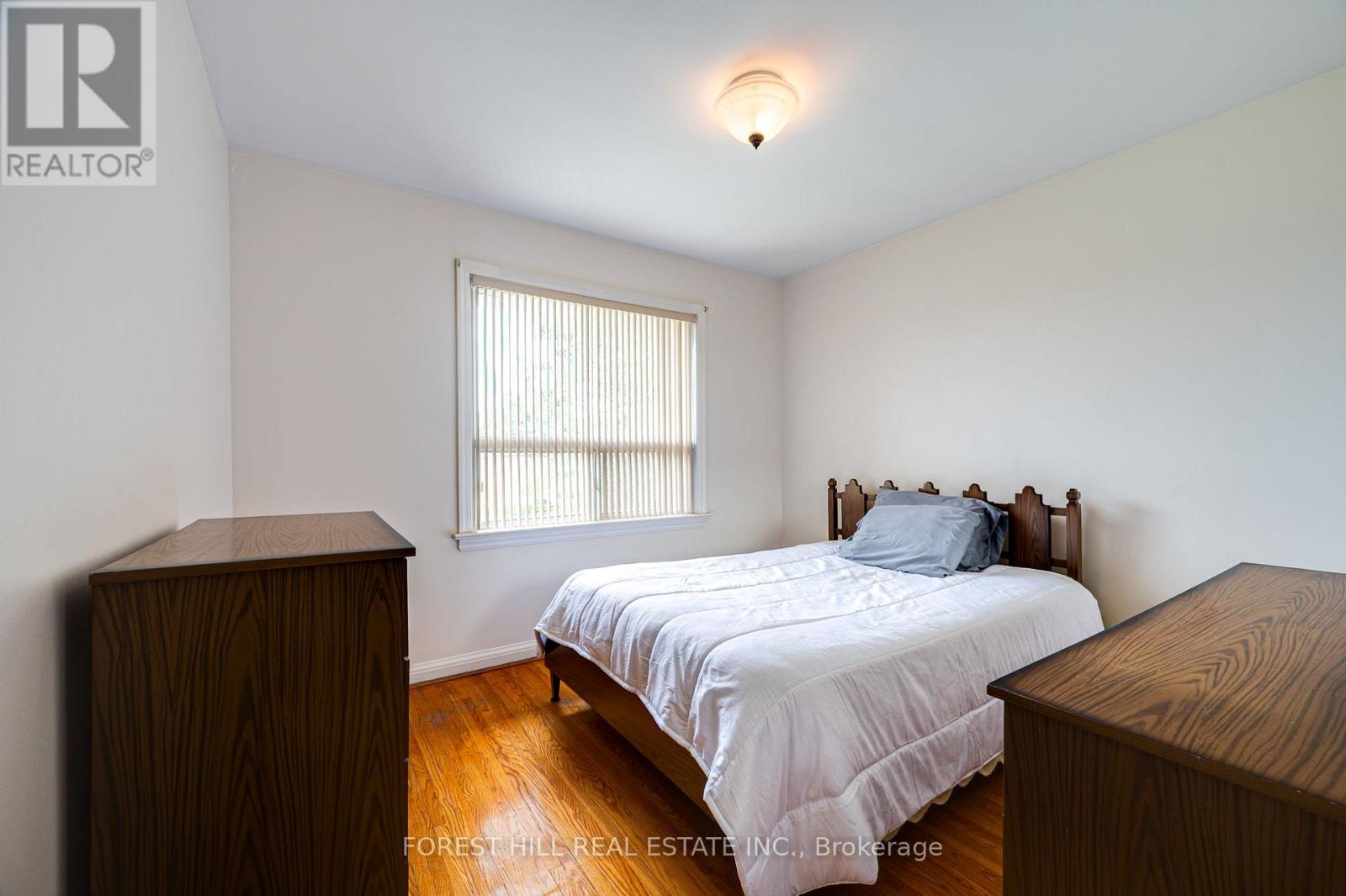 73 Talent Crescent, Toronto, Ontario  M9M 2N5 - Photo 10 - W12908232