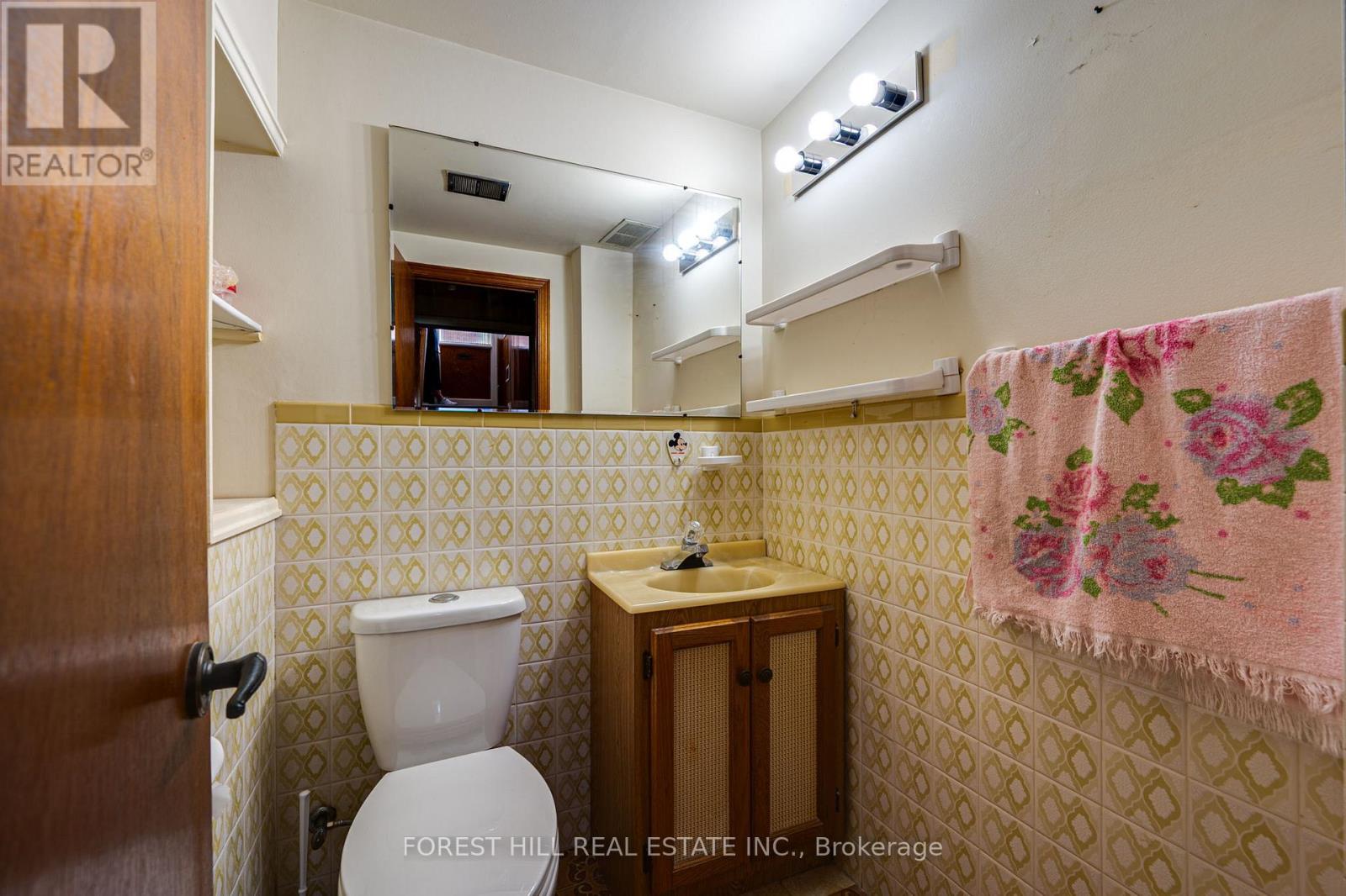 73 Talent Crescent, Toronto, Ontario  M9M 2N5 - Photo 16 - W12908232