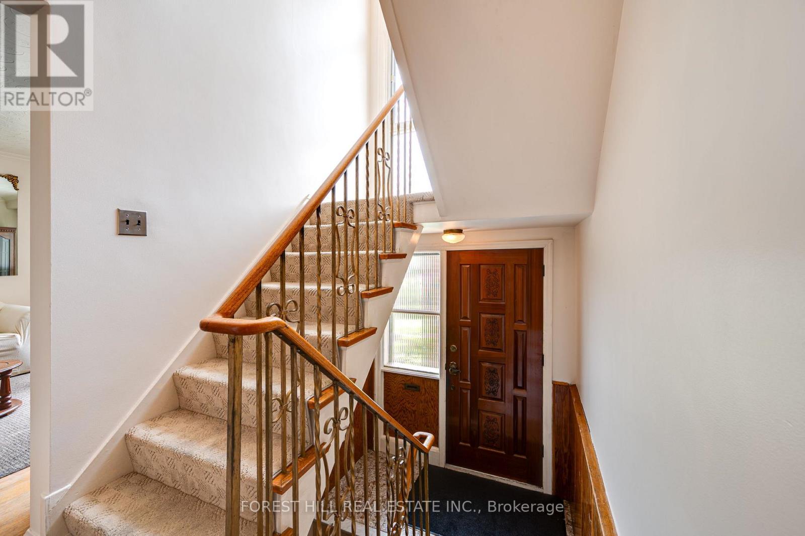 73 Talent Crescent, Toronto, Ontario  M9M 2N5 - Photo 9 - W12908232