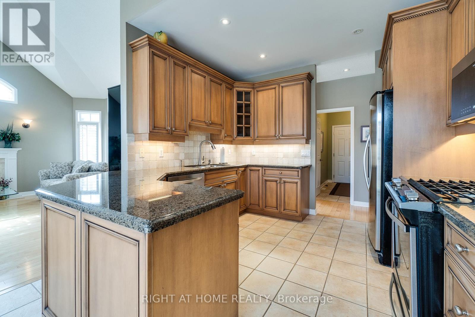 15 - 4280 Taywood Drive, Burlington, Ontario  L7M 4X8 - Photo 8 - W12908254